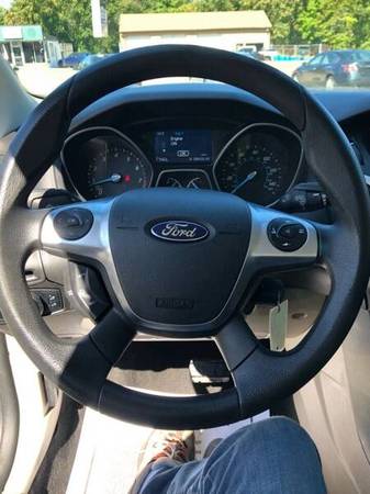 2014 Ford Focus SE 4dr Sedan 86402 Miles for sale in Smithfield, RI – photo 13