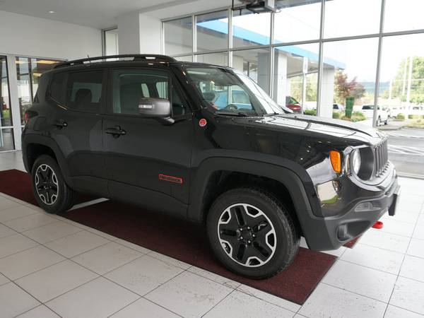 2017 Jeep Renegade Trailhawk **We Offer Financing To Anyone the Law for sale in Milwaukie, OR – photo 2