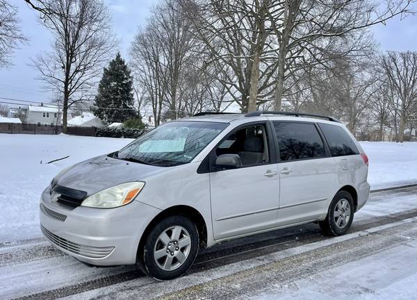 2004 Toyota Sienna LE for sale in Cleveland, OH