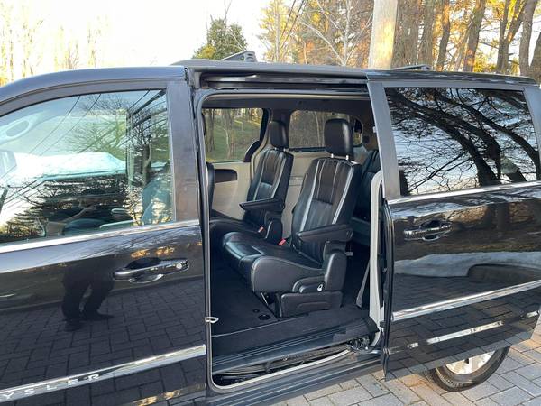 2014 Chrysler town and country family minivan touring - cars & for sale in STATEN ISLAND, NY – photo 6
