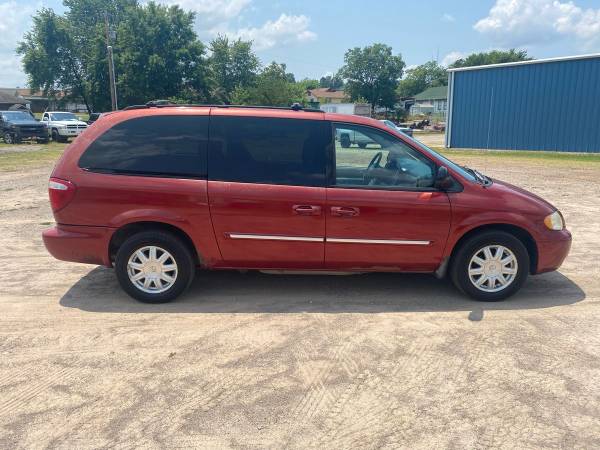 2006 Chrysler Town and Country for sale in Van Buren, AR – photo 4