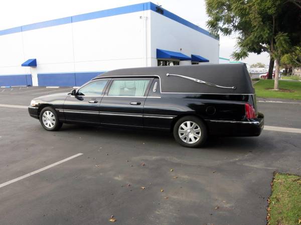 2004 Lincoln Krystal Town Car Hearse - - by dealer for sale in Carson, CA – photo 6