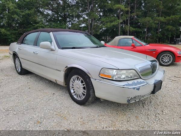 2007 Lincoln Town Car Signature Limited - - by dealer for sale in Garner, NC – photo 5