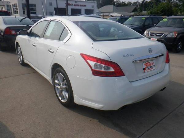 2010 Nissan Maxima 3.5 S - cars & trucks - by dealer - vehicle... for sale in URBANDALE, IA – photo 5
