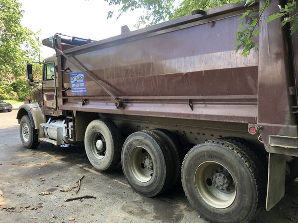2005 Tri-Axle Dump Truck Freightliner FLD120 for sale in Willow Grove, PA – photo 4
