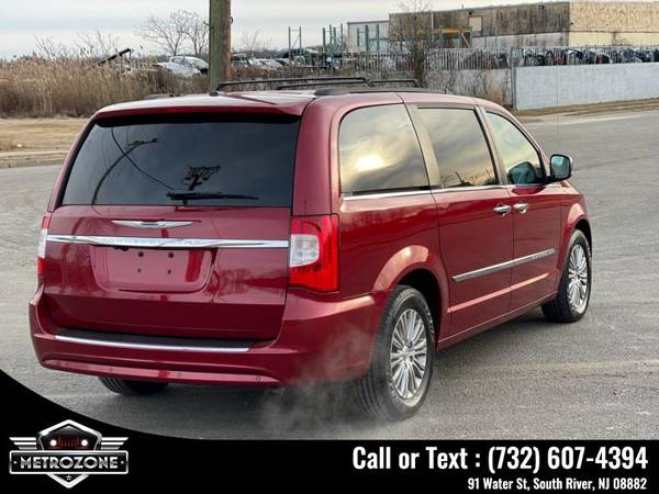 2013 Chrysler Town & Country Touring, Fully Loaded for sale in South River, NY – photo 6