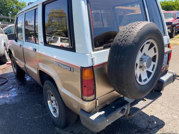 1988 Isuzu Trooper 4x4 - - by dealer - vehicle for sale in Springfield, OR – photo 3