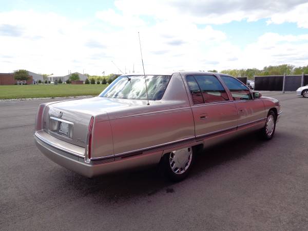 1995 Cadillac Deville Concours 4-Dr Sedan ONLY 73K MILES-EXTRA for sale in Fairborn, OH – photo 5