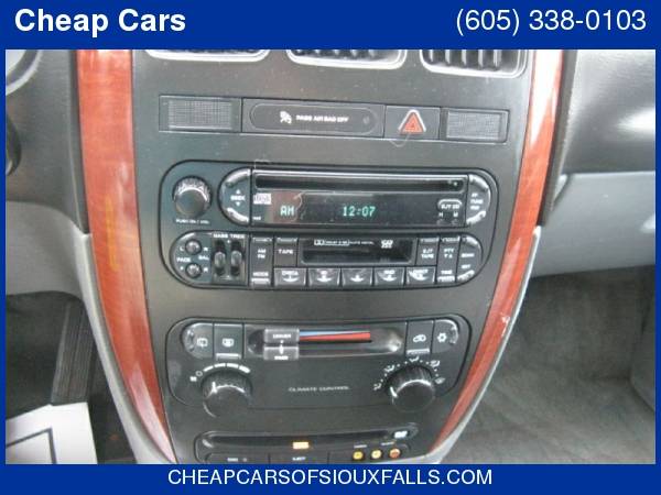 2005 CHRYSLER TOWN & COUNTRY for sale in Sioux Falls, SD – photo 12