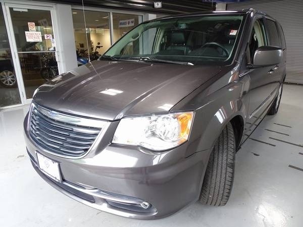 2016 Chrysler Town & Country Touring !!Bad Credit, No Credit? NO... for sale in WAUKEGAN, IL – photo 2