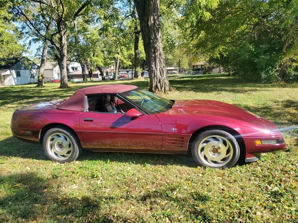 1993 Chevrolet Corvette 40th anniversary conv 12021 Miles - cars & for sale in Independence, MO