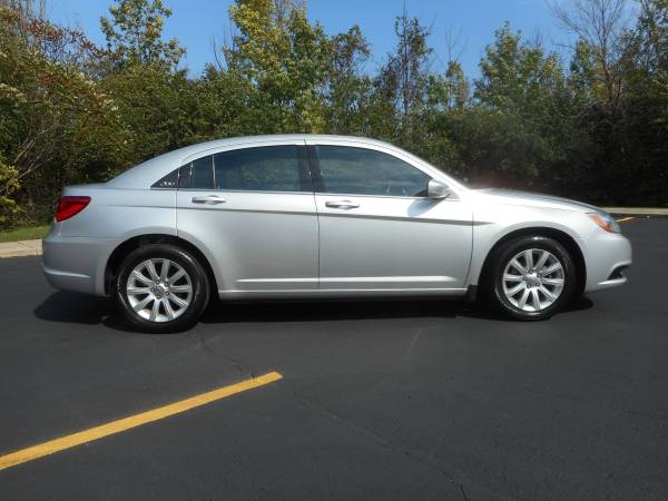 2012 CHRYSLER 200 TOURING EDITION / 1 OWNER CARFAX / NICE CAR! for sale in Highland Park, IL – photo 3