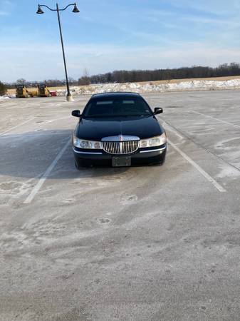 1998 lincoln Town Car Signiture for sale in Oconomowoc, WI – photo 5