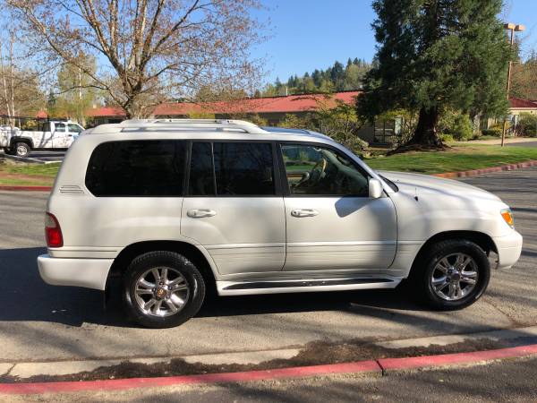 2004 Lexus LX470 4WD - Navigation, Low Miles, Clean title, 3rd Row for sale in Kirkland, WA – photo 4