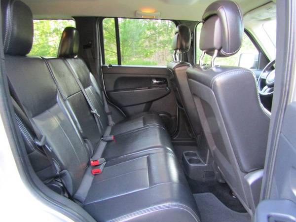 2012 Jeep Liberty Latitude 4x4 - Heated leather - local trade - cars for sale in New Glarus, WI – photo 13