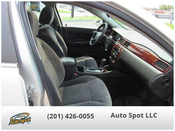 2009 Chevrolet Chevy Impala LT Sedan 4D EZ-FINANCING! for sale in Garfield, NJ – photo 24