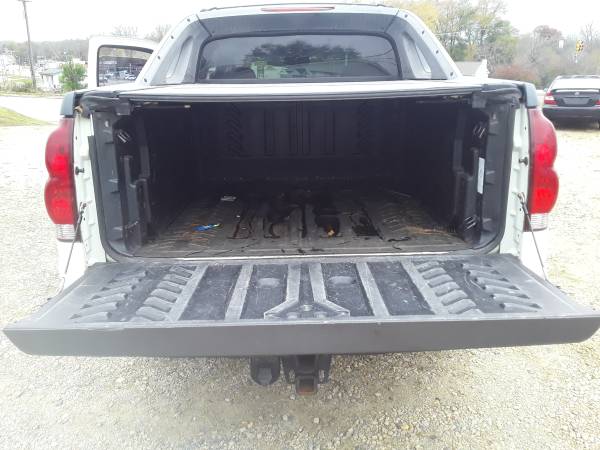 2004 Chevy avalanche z66 $4500 obo - cars & trucks - by owner -... for sale in Lancaster, NC – photo 2
