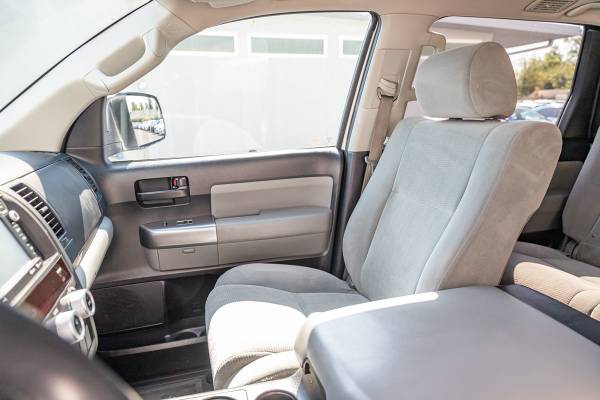 2019 Toyota Sequoia SR5 4x4 8 Passenger With Navigation and Moonroof for sale in Sacramento , CA – photo 13