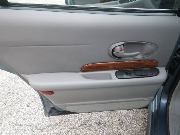 2000 Buick LeSabre Custom. We Can Help You Drive Today! Si Habla!! for sale in WAUKEGAN, IL – photo 15