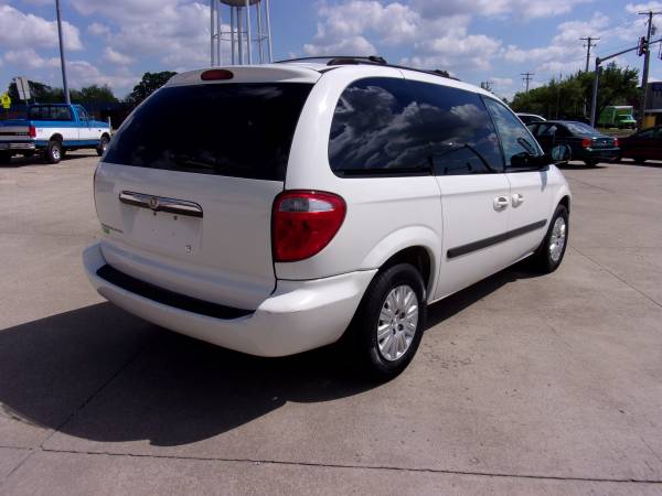 2007 Chrysler Town & Country for sale in Shelbyville, IL – photo 4