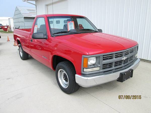 1996 CHEVROLET PICKUP RED for sale in Sioux City, IA