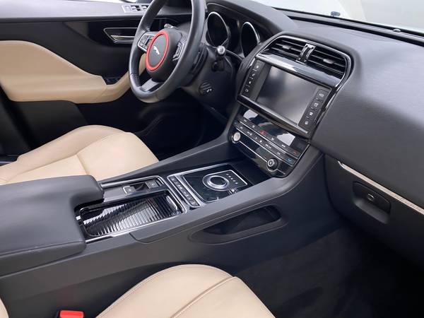2018 Jag Jaguar FPACE 30t Premium Sport Utility 4D suv White -... for sale in NEWARK, NY – photo 21