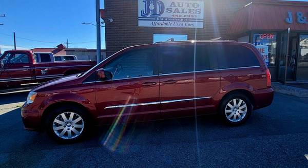 2014 Chrysler Town & Country - Loaded - - by dealer for sale in Helena, MT – photo 2