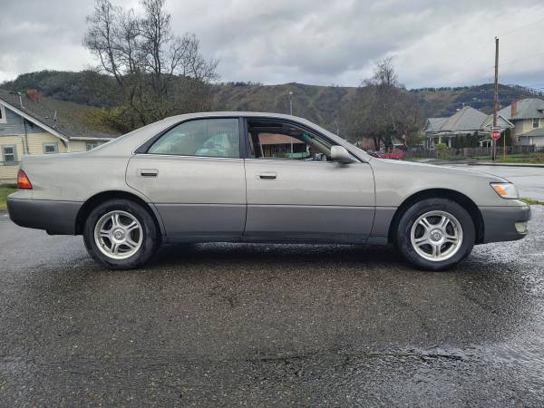 1998 Lexus ES300 (Clean Title - Automatic) - - by for sale in Roseburg, OR – photo 2