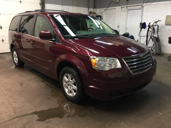 2008 CHRYSLER TOWN & COUNTRY 4D WAGON TOURING 1 owner clean carfax for sale in Fairfield, NY – photo 3