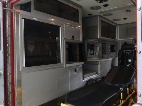 2008 Ford E-450 Cutaway Only 7800 miles Ambulance for sale in Caledonia, IN – photo 18