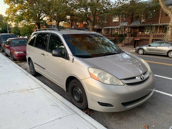 2008 Toyota Sienna for sale in Brooklyn, NY – photo 2