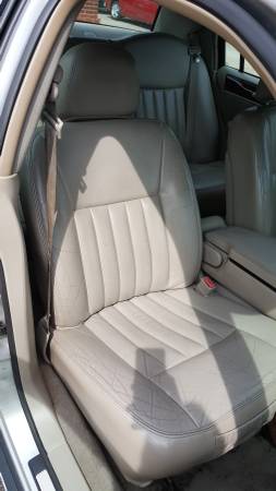 2003 LINCOLN TOWN CAR SIGNATURE AUTO LOADED LEATHER!! for sale in Cleveland, OH – photo 23