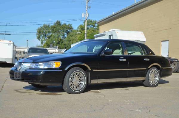 2000 Lincoln Town Car Presidential Town Sedan - - by for sale in West Des Moines, IA – photo 13