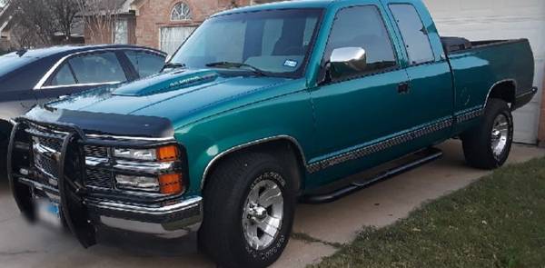 ~~~CLEAN Diesel Chevy truck very strong ONE OF A KIND for sale in Mansfield, TX