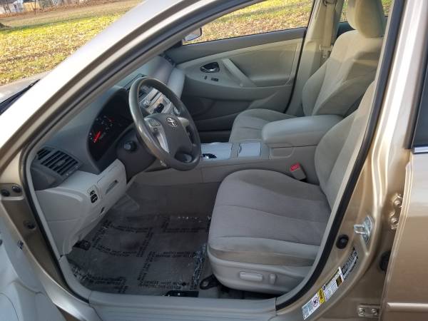 2010 Toyota Camry Le for sale in Cleveland, OH – photo 6