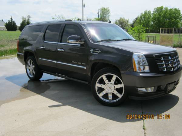 2010 Cadillac Escalade w/Minor Hail Damage (Hood Replaced) for sale in McKinney, TX