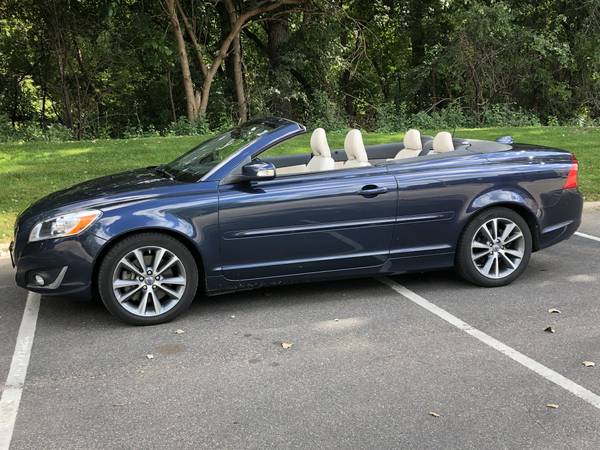 2013 Volvo C70 T5.Hardtop Convertible Blue for sale in Minneapolis, MN – photo 2