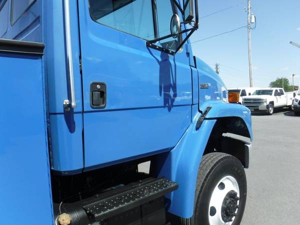 2004 *Freightliner* *FL70* *11'* Utility 4x4 CAT Diesel Non CDL for sale in Ephrata, PA – photo 19