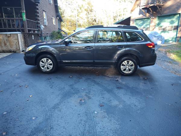 13 Subaru outback wagon 6 speed for sale in Somersworth , NH