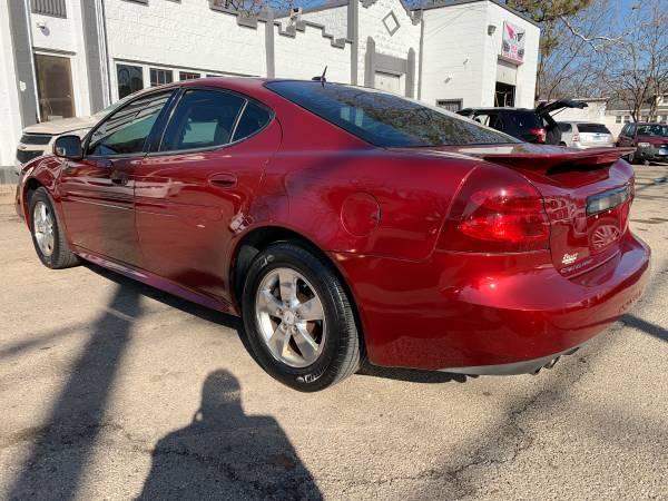 2007 Pontiac Grand Prix - - by dealer - vehicle for sale in Elgin, IL – photo 3