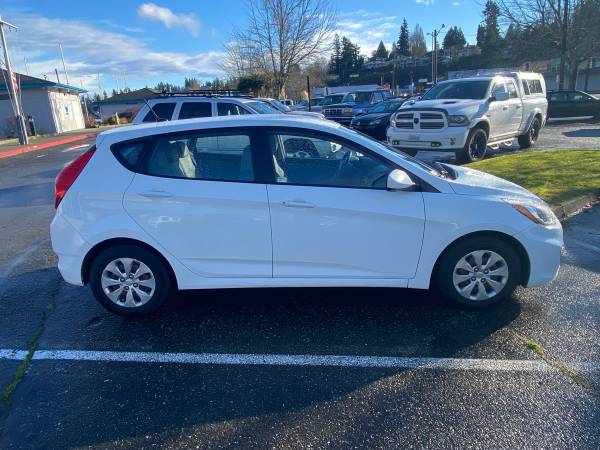 2015 Hyundai accent hatch for sale in Port Orchard, WA – photo 2