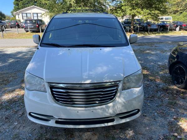 2012 Chrysler Town and Country Touring Clean title only 100K miles for sale in Matthews, NC – photo 2