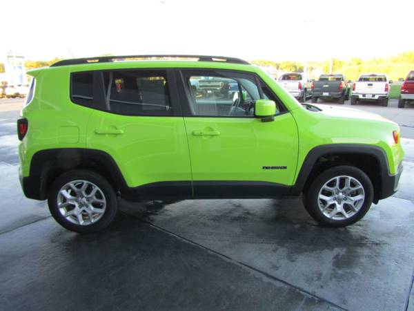2017 *Jeep* *Renegade* *Latitude 4x4* - cars & trucks - by dealer -... for sale in Council Bluffs, NE – photo 8