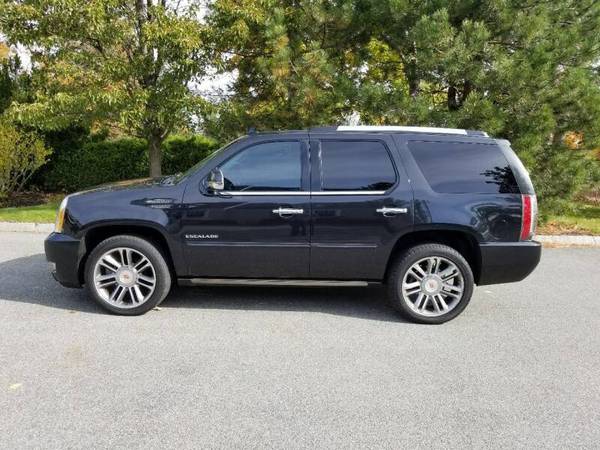2013 CADILLAC ESCALADE PREMIUM AWD SUV WITH 3RD ROW SEATING for sale in Newburyport, MA – photo 6