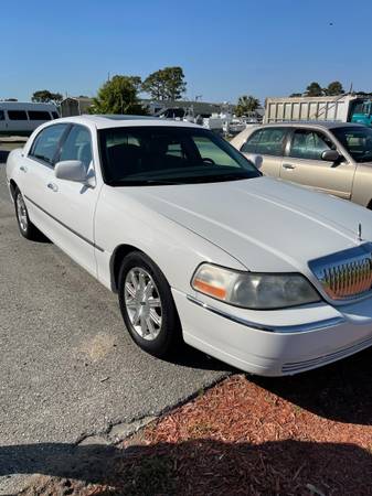 2007 Lincoln Town Car Signature Addition 71k MlLES! for sale in Southport, NC – photo 5