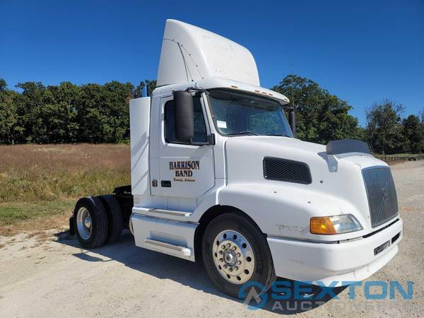 1999 Volvo VNL42T Single Axle - - by dealer - vehicle for sale in Pomona, MO – photo 6