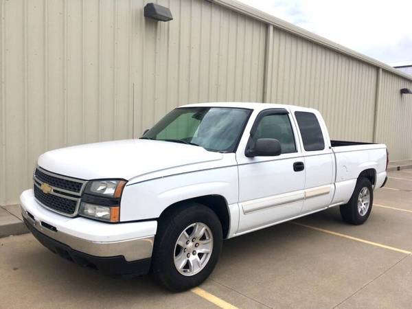 2006 Chevy Silverado // RUST FREE // NEW TIRES // LOW MILES for sale in Clearwater, KS – photo 7