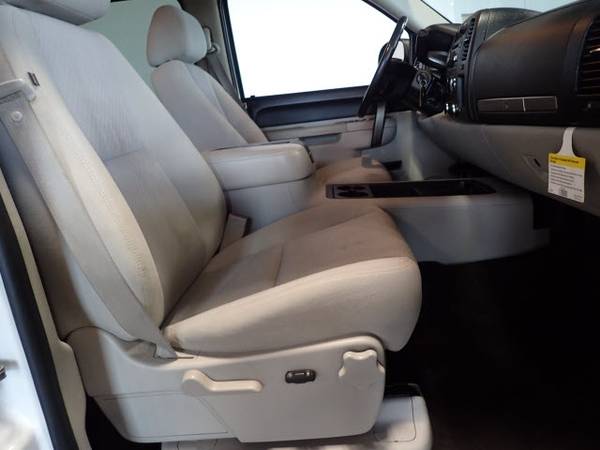 2011 Chevrolet Silverado 1500 4x4 LT 4dr Crew Cab 5.8 ft. SB, White for sale in Gretna, IA – photo 17