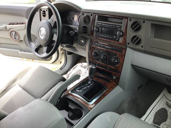 2006 Jeep commander v6 4x4 auto like new for sale in Lansing, IL – photo 16