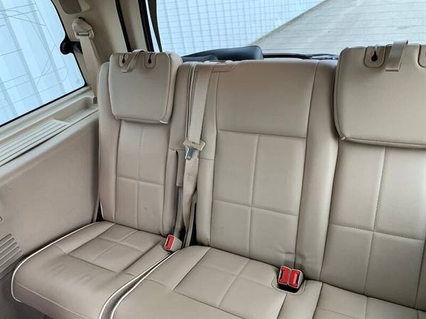 2008 Lincoln Navigator ** 4WD ** DVD ** 3rd Row Seating ** Well Mainta for sale in Madison, WI – photo 16